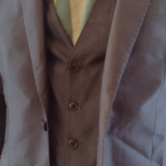 3 pieces suit - Picture 3 of 3